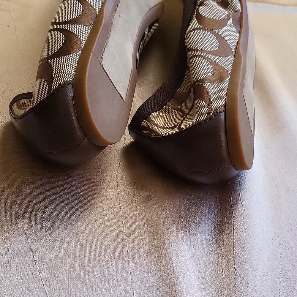 Coach Chelsea NWOB ladies ballet flats.Size 9.5B - Picture 9 of 12